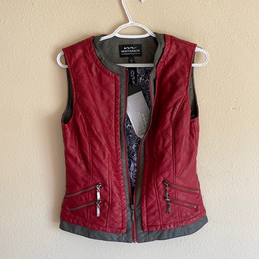 Red vest zippers